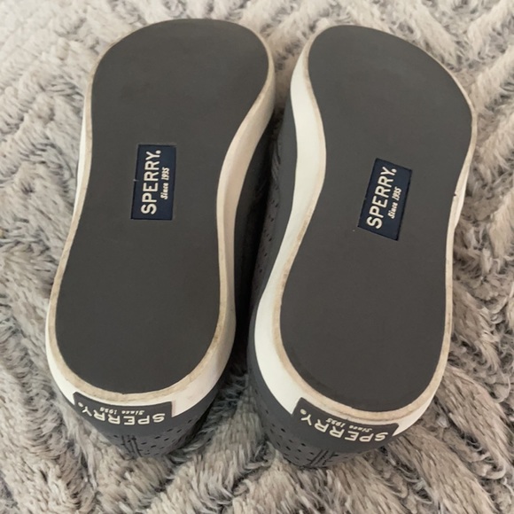 Size 7 1/2 light blue tennis shoes - Picture 5 of 6